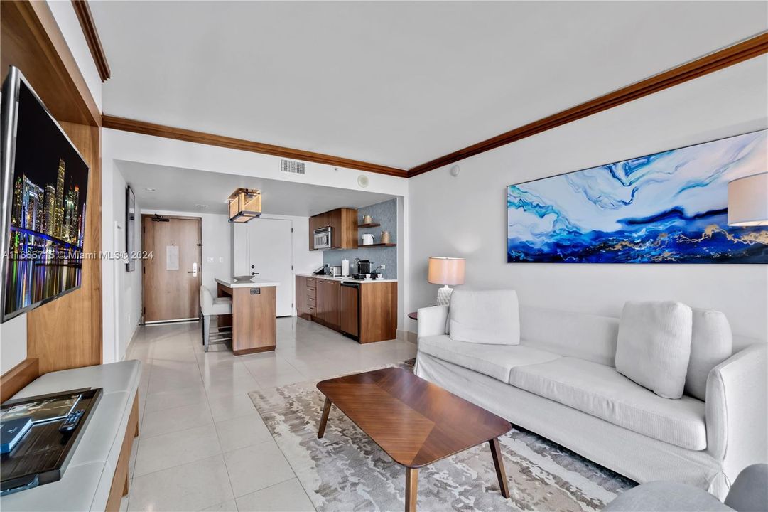 For Sale: $599,000 (1 beds, 1 baths, 662 Square Feet)