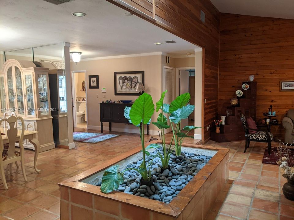 En Venta: $1,399,900 (5 camas, 3 baños, 3473 Pies cuadrados)