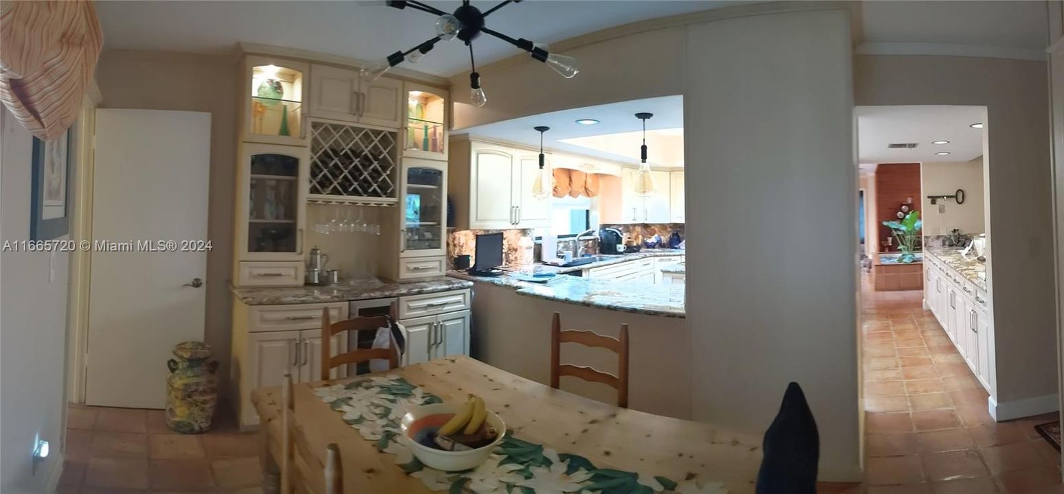 En Venta: $1,399,900 (5 camas, 3 baños, 3473 Pies cuadrados)