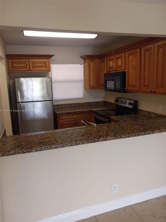 For Rent: $1,850 (2 beds, 2 baths, 900 Square Feet)