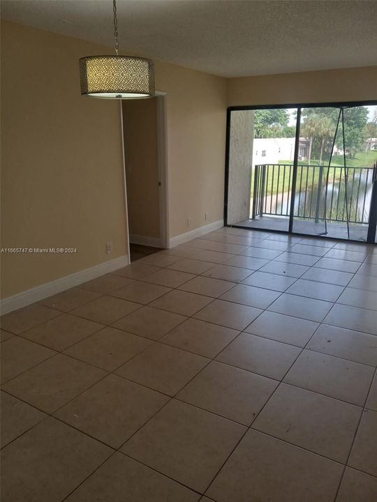 For Rent: $1,850 (2 beds, 2 baths, 900 Square Feet)