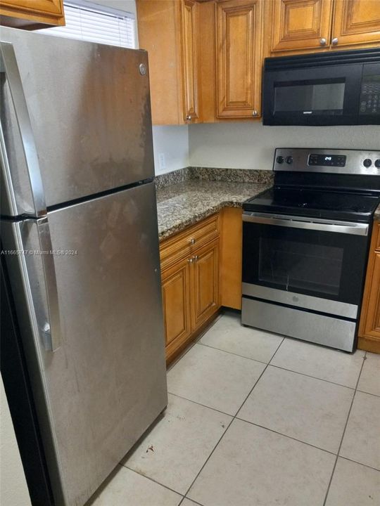 For Rent: $1,850 (2 beds, 2 baths, 900 Square Feet)