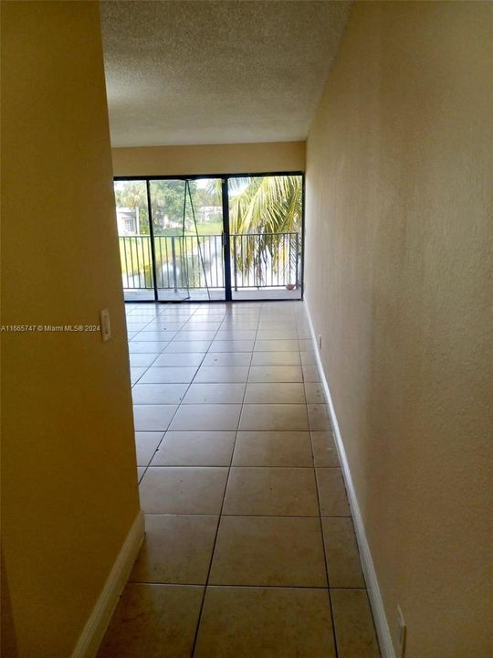 For Rent: $1,850 (2 beds, 2 baths, 900 Square Feet)