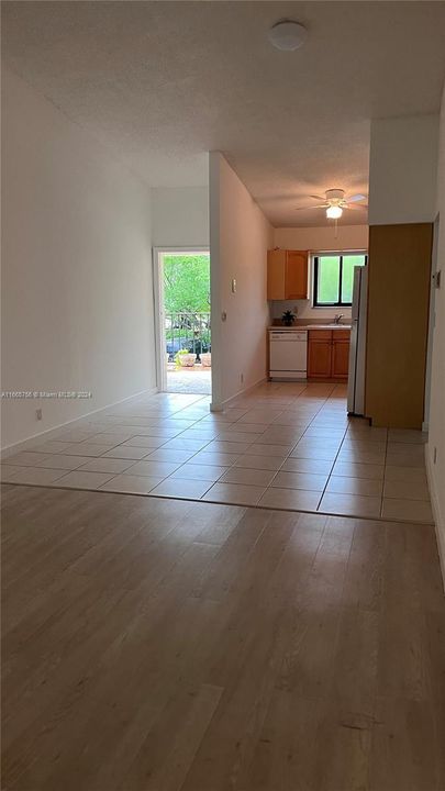 For Rent: $2,350 (2 beds, 2 baths, 935 Square Feet)