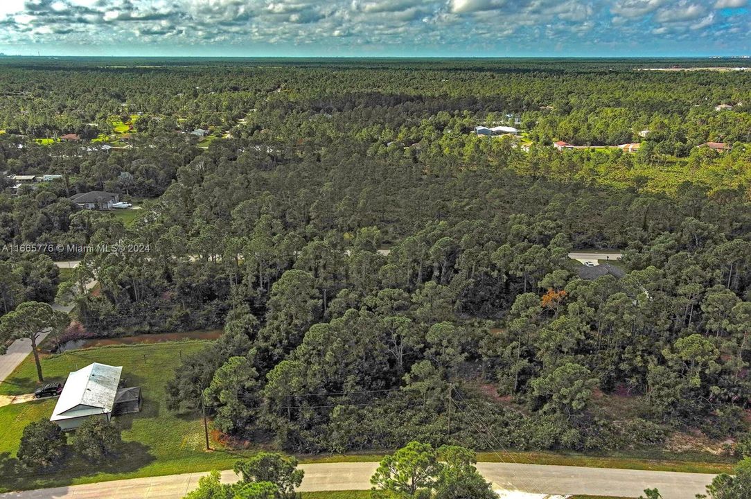 На продажу: $27,999 (0.21 acres)