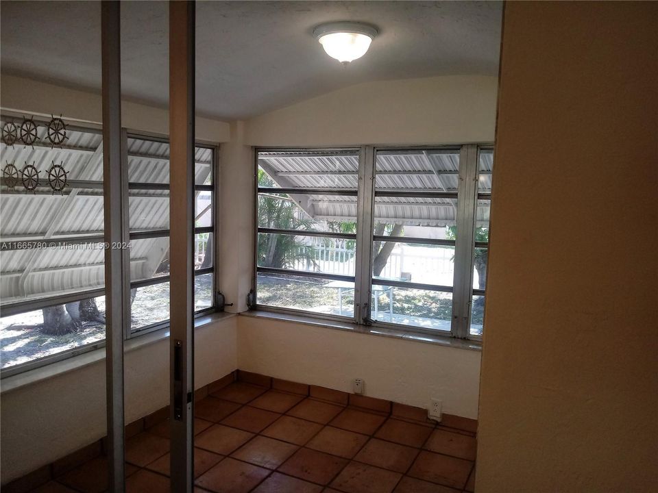 En Venta: $525,000 (2 camas, 1 baños, 986 Pies cuadrados)