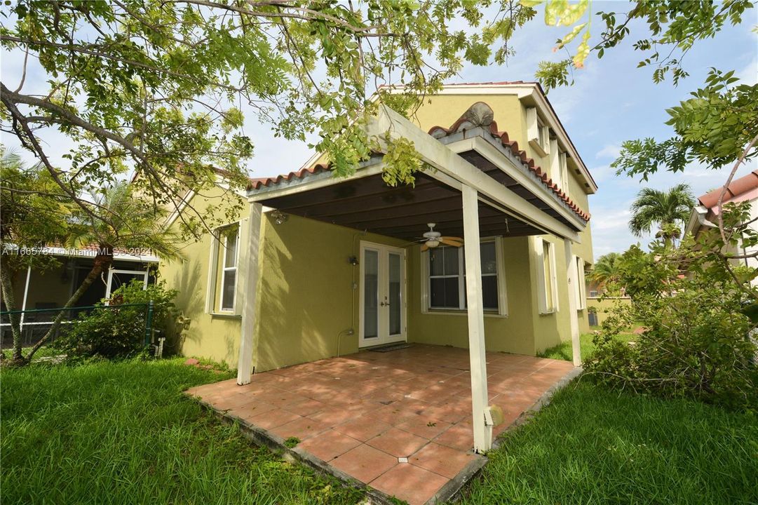 Active With Contract: $500,000 (3 beds, 2 baths, 1568 Square Feet)