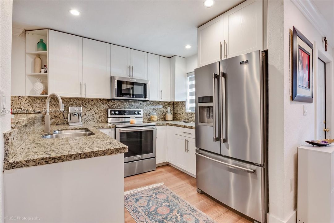 For Sale: $435,000 (2 beds, 2 baths, 1160 Square Feet)