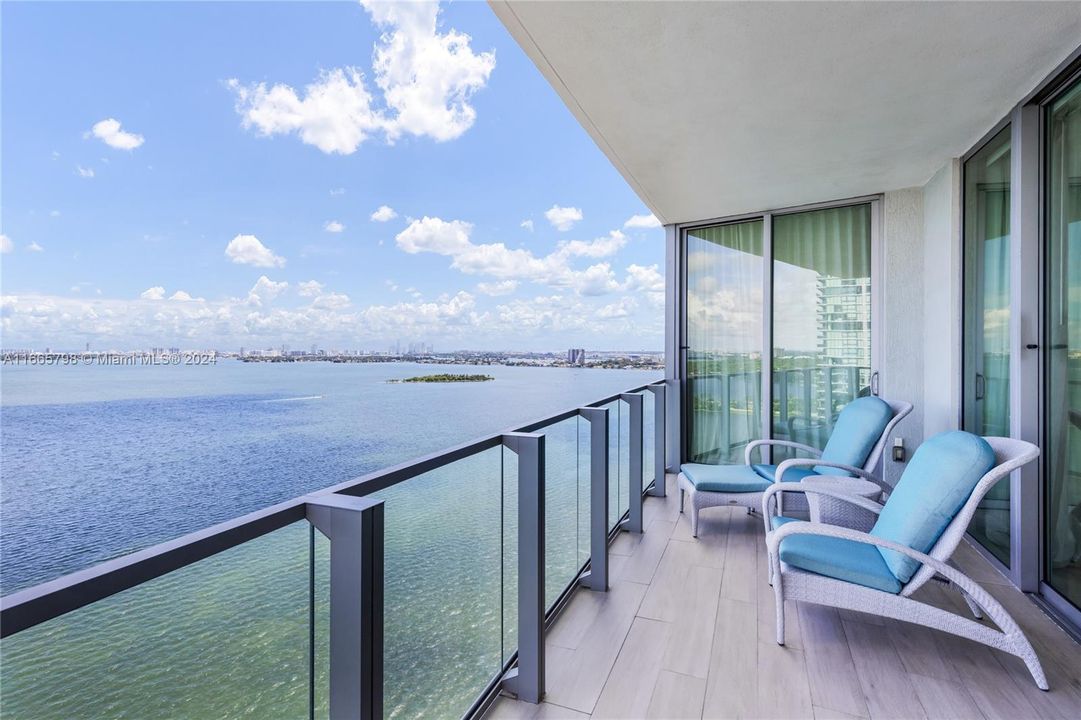 For Sale: $1,600,000 (3 beds, 4 baths, 1698 Square Feet)