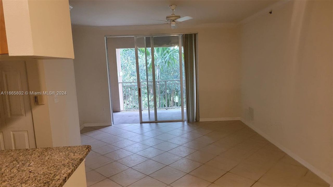 For Rent: $2,300 (2 beds, 2 baths, 1058 Square Feet)