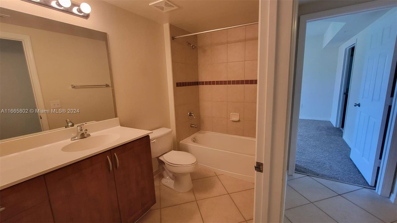 For Rent: $2,300 (2 beds, 2 baths, 1058 Square Feet)