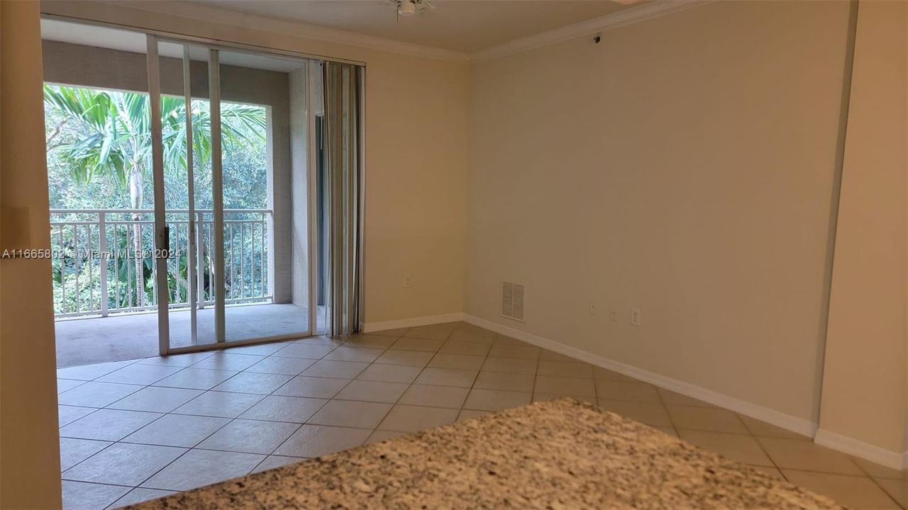 For Rent: $2,300 (2 beds, 2 baths, 1058 Square Feet)