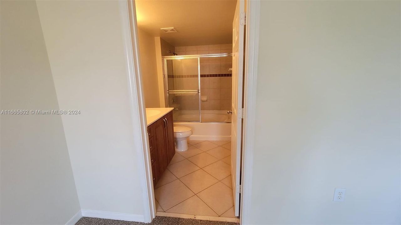 For Rent: $2,300 (2 beds, 2 baths, 1058 Square Feet)