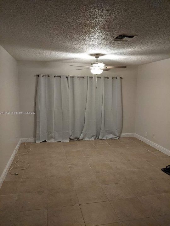 For Rent: $2,500 (2 beds, 2 baths, 1075 Square Feet)