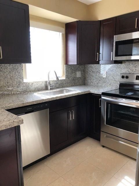 For Rent: $1,650 (1 beds, 1 baths, 625 Square Feet)