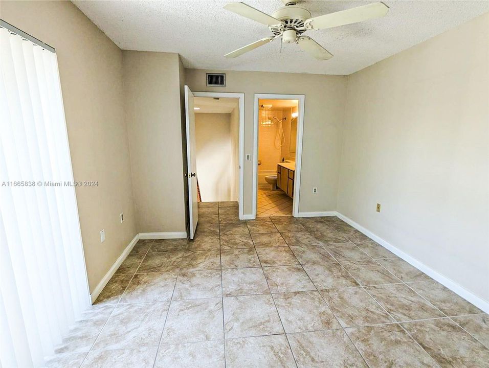 For Rent: $2,050 (2 beds, 2 baths, 1236 Square Feet)