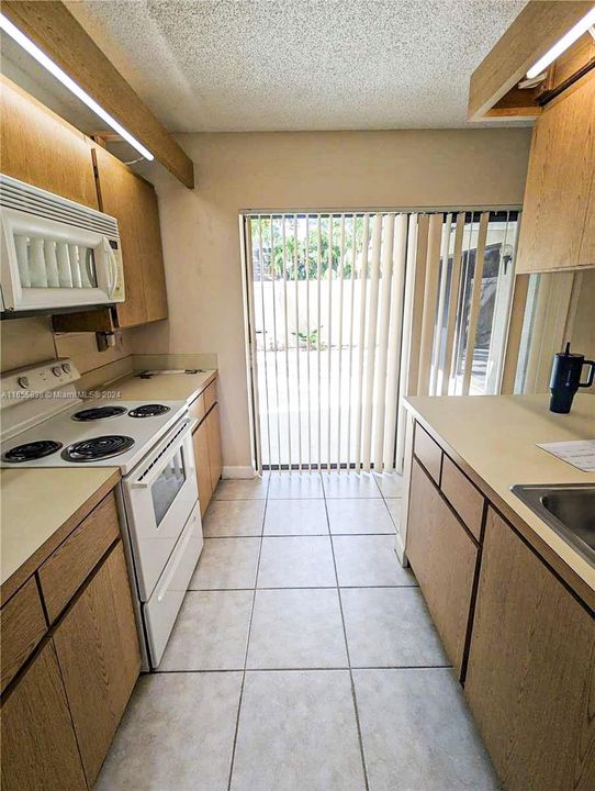 For Rent: $2,050 (2 beds, 2 baths, 1236 Square Feet)