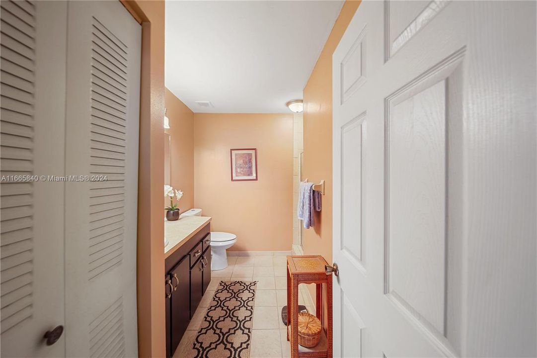 For Sale: $475,000 (2 beds, 2 baths, 1309 Square Feet)