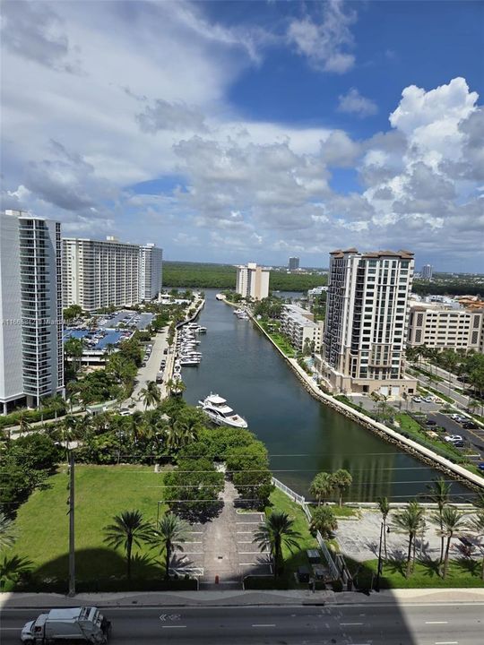 For Sale: $1,299,000 (2 beds, 2 baths, 1463 Square Feet)