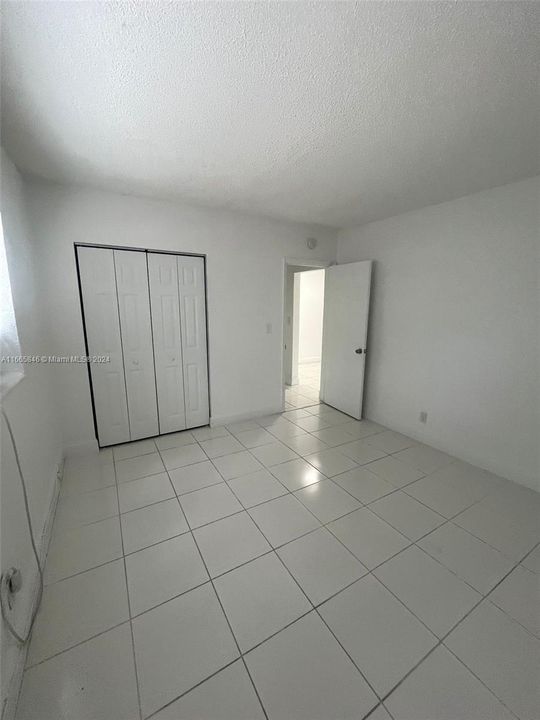 Active With Contract: $1,950 (2 beds, 1 baths, 0 Square Feet)