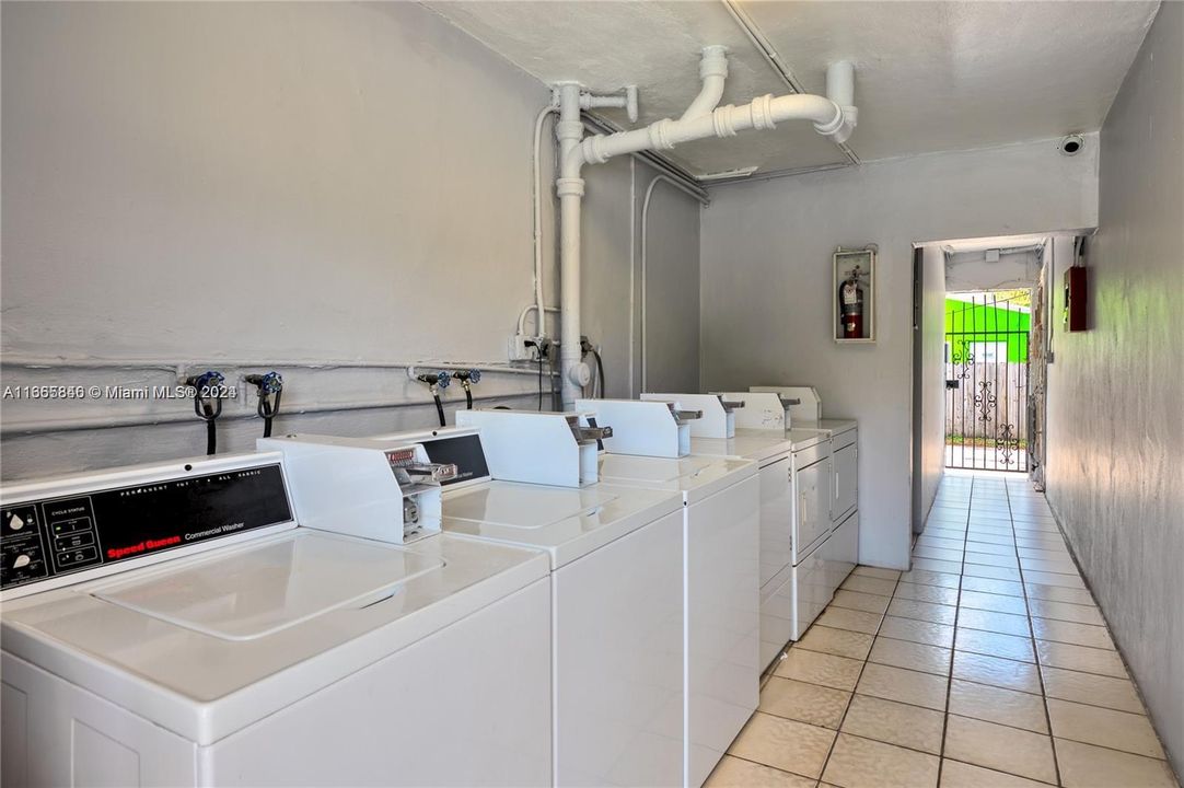 Active With Contract: $1,950 (2 beds, 1 baths, 0 Square Feet)