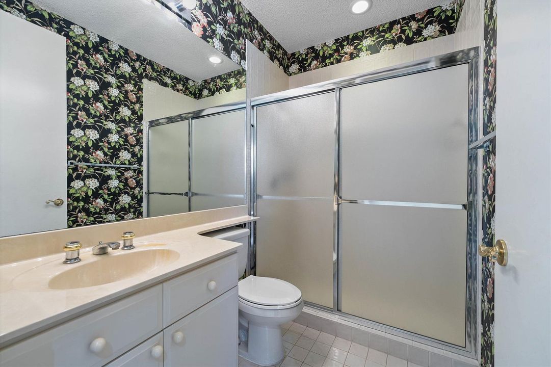 Guest Bathroom 2