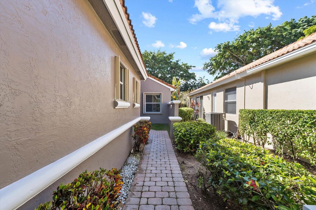 Side Walk Way