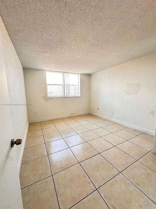 For Rent: $1,700 (1 beds, 1 baths, 673 Square Feet)