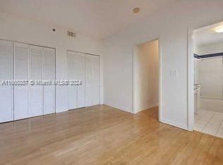 For Rent: $2,650 (2 beds, 2 baths, 800 Square Feet)