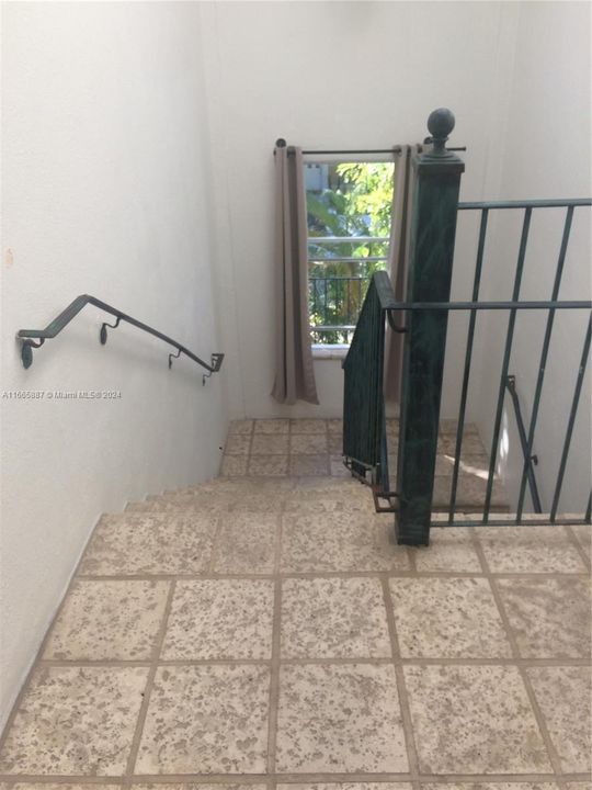 For Rent: $2,650 (2 beds, 2 baths, 800 Square Feet)