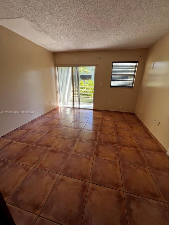 Active With Contract: $1,850 (1 beds, 1 baths, 767 Square Feet)