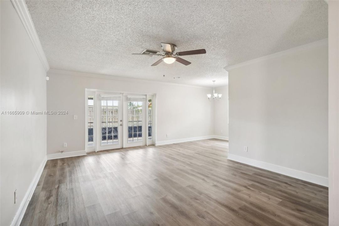 For Sale: $445,000 (2 beds, 2 baths, 1078 Square Feet)