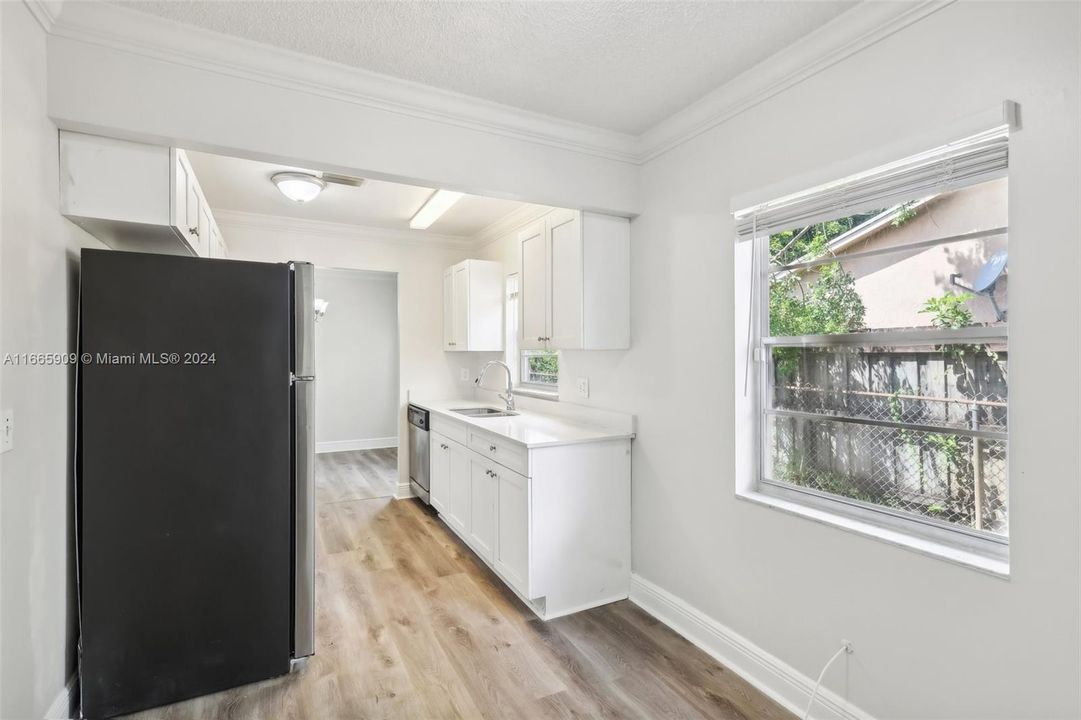 For Sale: $445,000 (2 beds, 2 baths, 1078 Square Feet)