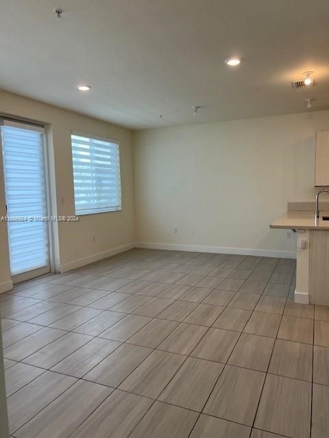 For Rent: $3,000 (3 beds, 2 baths, 1102 Square Feet)