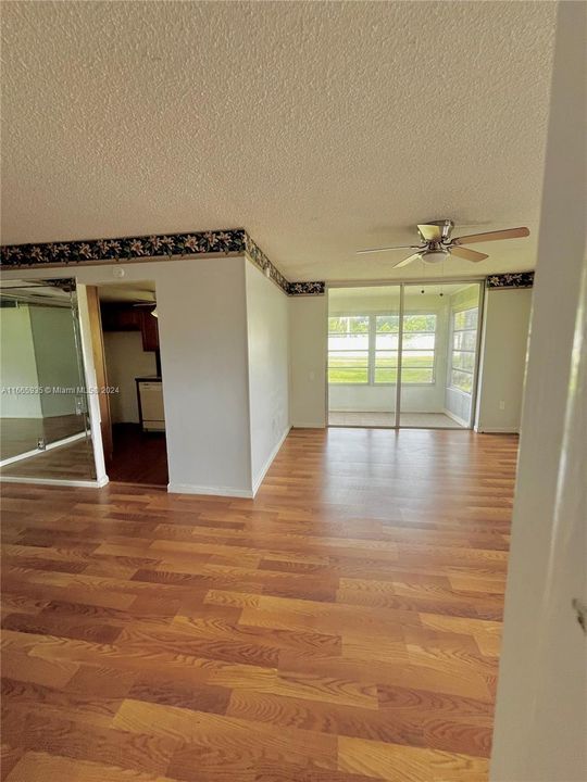 For Sale: $104,900 (2 beds, 2 baths, 950 Square Feet)