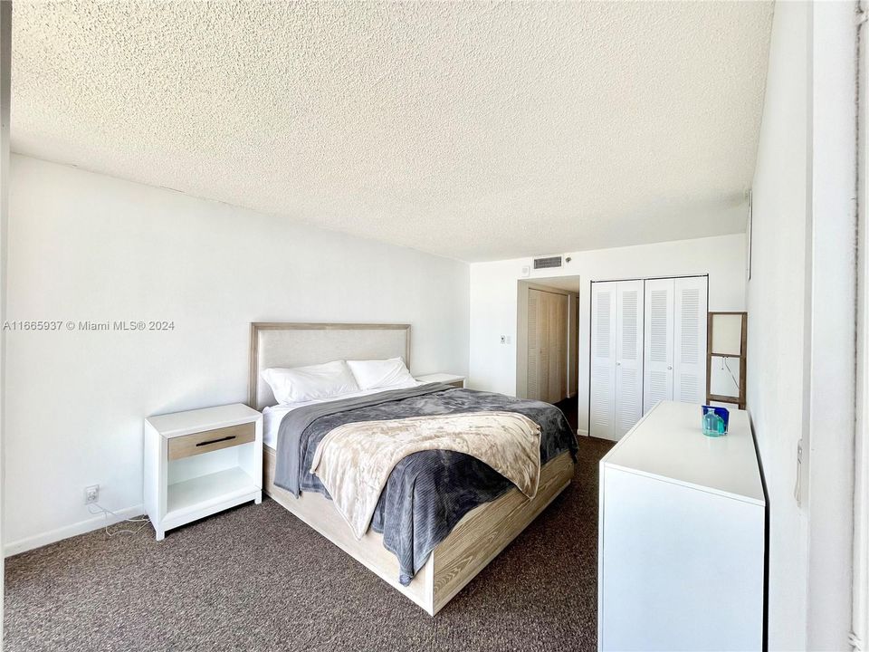 For Rent: $3,300 (2 beds, 2 baths, 1030 Square Feet)