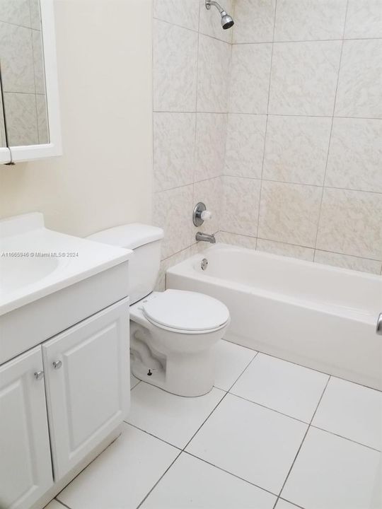 For Rent: $2,100 (2 beds, 1 baths, 980 Square Feet)