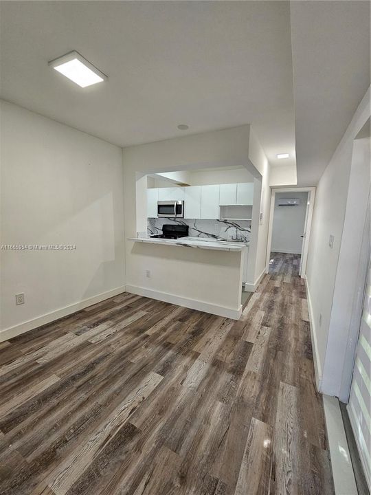 For Rent: $2,500 (2 beds, 1 baths, 1519 Square Feet)