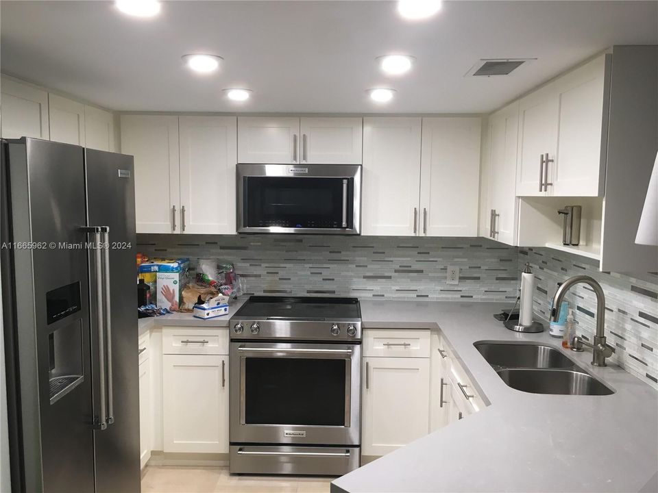 For Sale: $415,000 (2 beds, 2 baths, 1054 Square Feet)