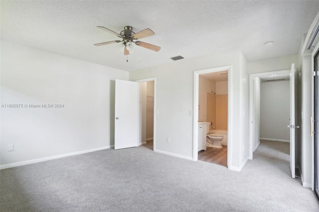 For Sale: $269,900 (2 beds, 1 baths, 1170 Square Feet)