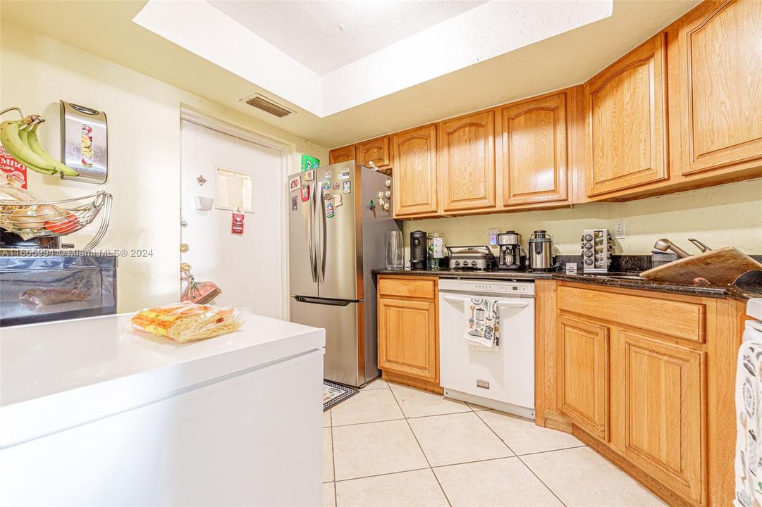 For Sale: $334,700 (3 beds, 2 baths, 1200 Square Feet)