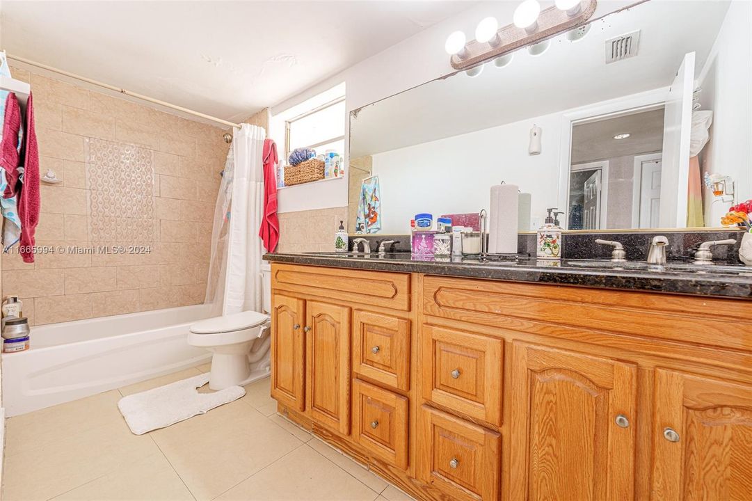 For Sale: $334,700 (3 beds, 2 baths, 1200 Square Feet)