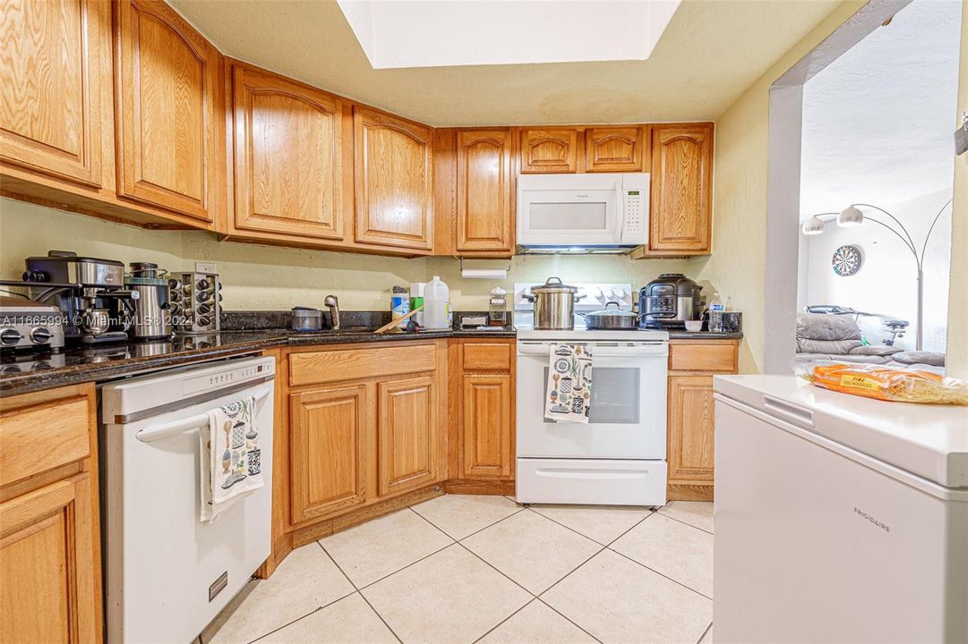 For Sale: $334,700 (3 beds, 2 baths, 1200 Square Feet)