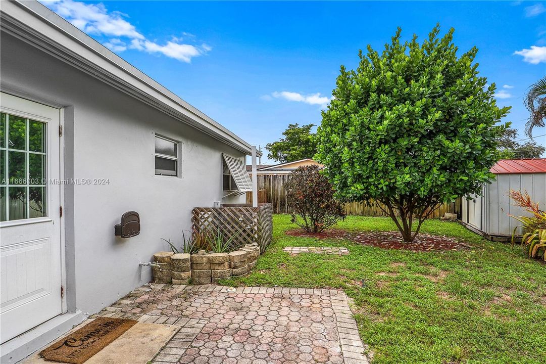 For Sale: $499,900 (3 beds, 2 baths, 1265 Square Feet)