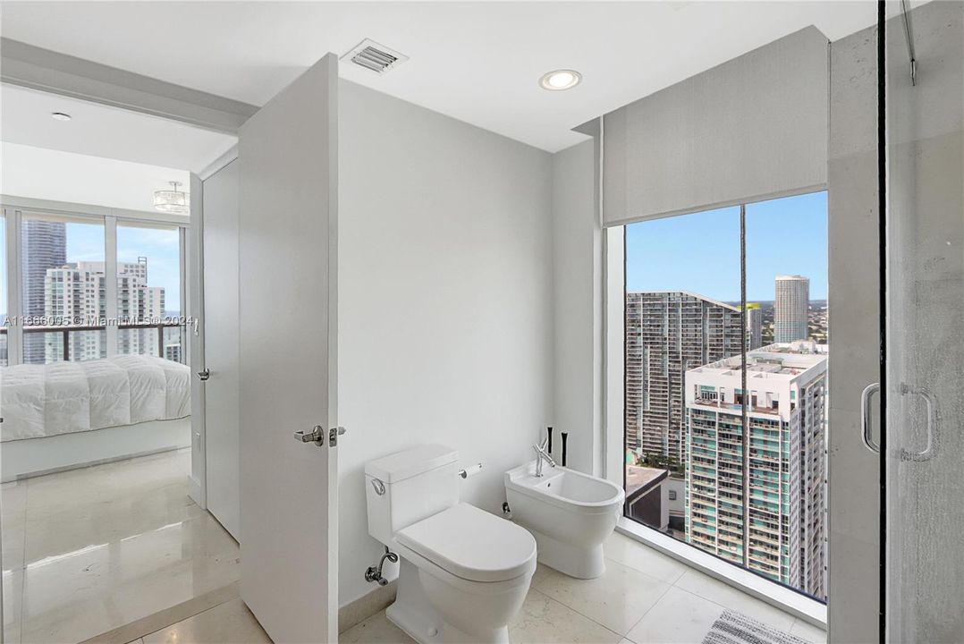 For Sale: $1,100,000 (2 beds, 2 baths, 1255 Square Feet)