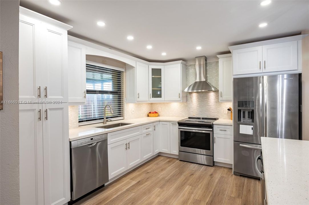 For Sale: $435,000 (2 beds, 2 baths, 1438 Square Feet)