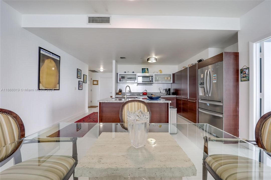 For Sale: $849,000 (2 beds, 2 baths, 1400 Square Feet)