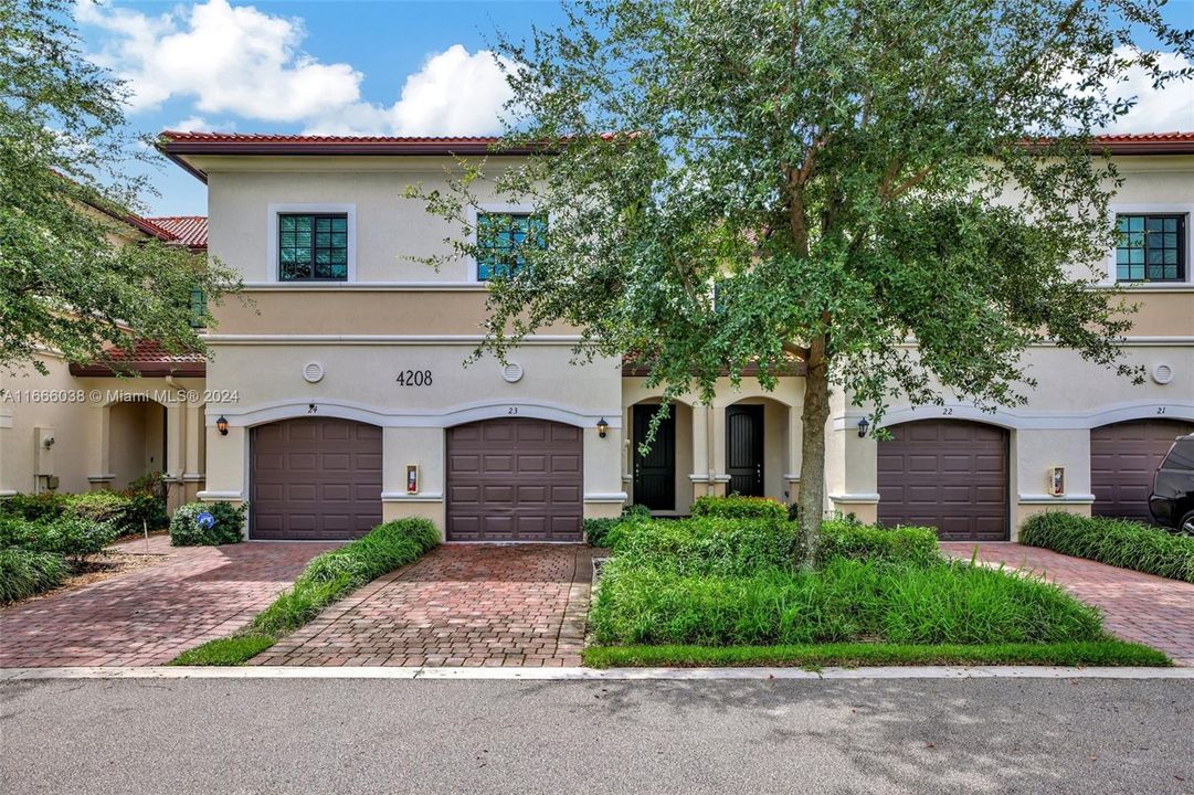 For Sale: $518,000 (3 beds, 2 baths, 1303 Square Feet)