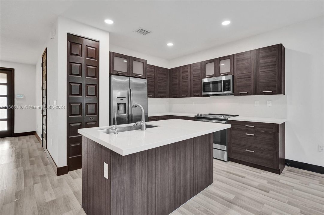 Active With Contract: $3,500 (3 beds, 2 baths, 1743 Square Feet)