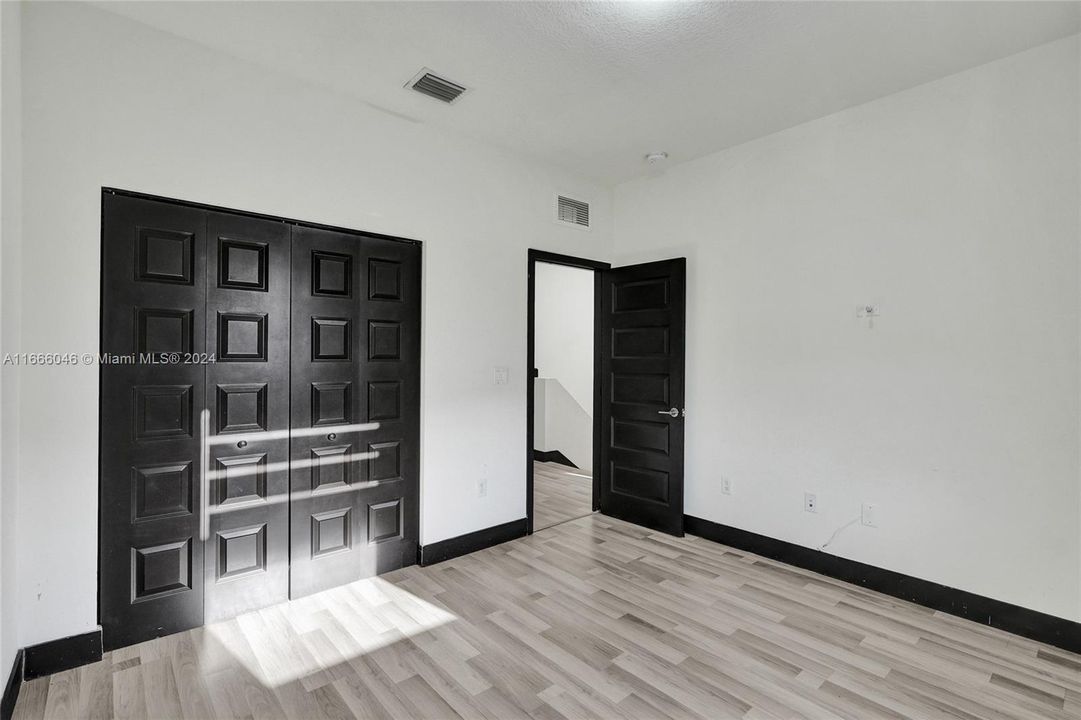 Active With Contract: $3,500 (3 beds, 2 baths, 1743 Square Feet)